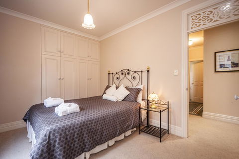 Angaston Saleyards Luxury Accommodation - Perth Resorts 16