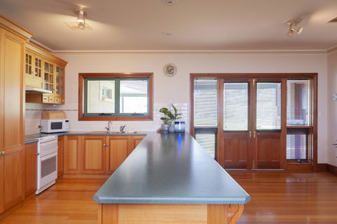 Angaston Saleyards Luxury Accommodation - Perth Resorts 4