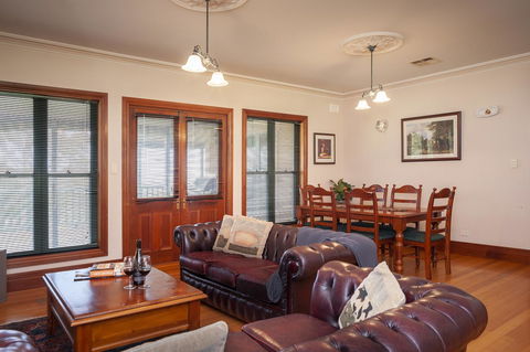 Angaston Saleyards Luxury Accommodation - Perth Resorts 30