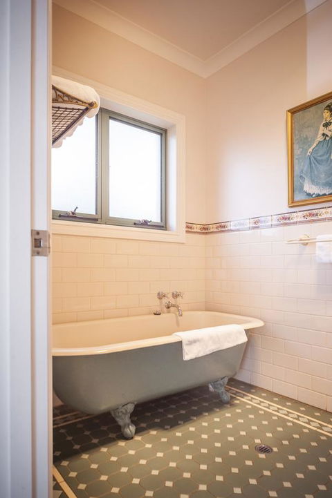 Angaston Saleyards Luxury Accommodation - Perth Resorts 13