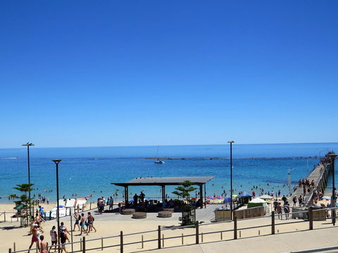 McCloud House - Perth Resorts 4