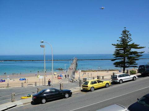 McCloud House - Perth Resorts 11