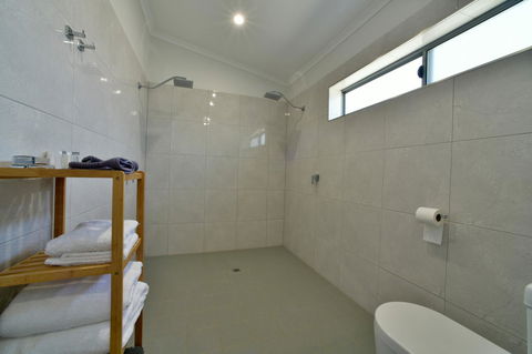 Great Northern Lodge - Accommodation Perth 2