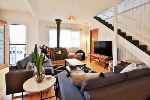 Hudson Bay @ Basin View-Pet Friendly-15 Mins To Hyams Beach - Accommodation Perth 0
