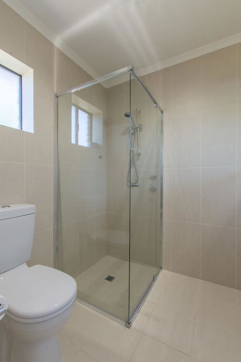 Mick O\'Sheas - Accommodation Perth 23