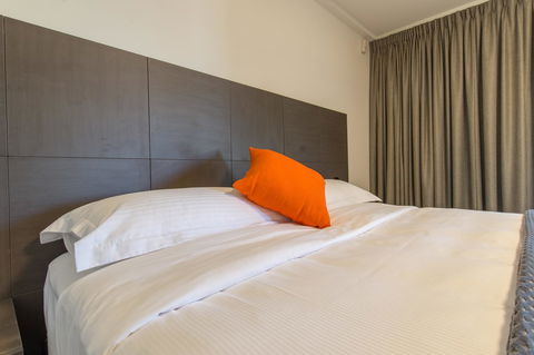 Mick O\'Sheas - Accommodation Perth 30