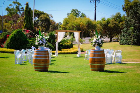 Mick O\'Sheas - Accommodation Perth 12