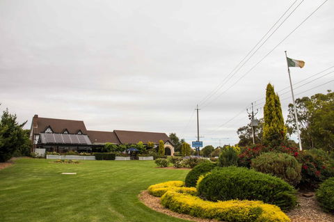 Mick O\'Sheas - Accommodation Perth 35