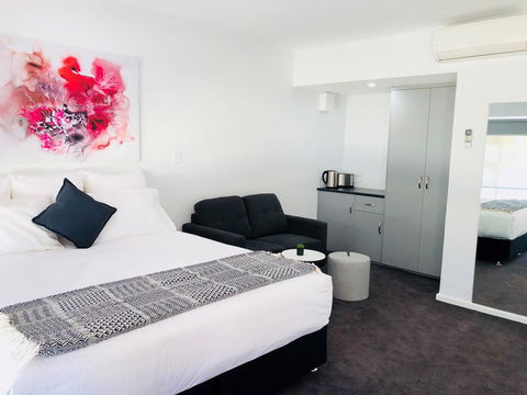 The Avenue Inn - Accommodation Perth 0