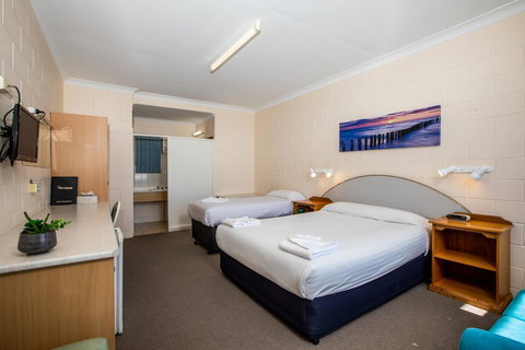 Blue Seas Motel - Accommodation Perth 3