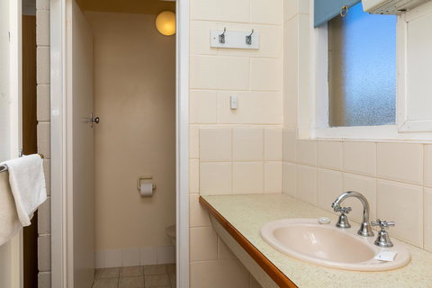 Blue Seas Motel - Accommodation Perth 9