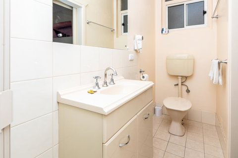 Blue Seas Motel - Accommodation Perth 13