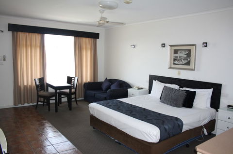 Lakeview Motel And Apartments - Accommodation Perth 1