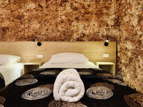 The Lookout Cave Underground Motel - Perth Resorts 2