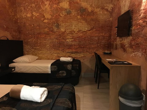 The Lookout Cave Underground Motel - Perth Resorts 12