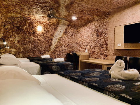 The Lookout Cave Underground Motel - Perth Resorts 5