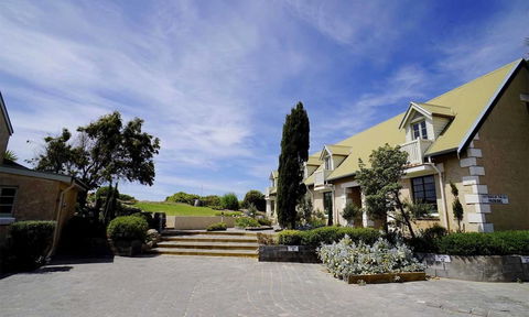 Caledonian Inn - Accommodation Perth 0