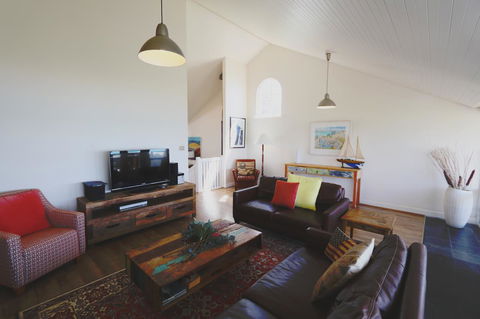 Caledonian Inn - Accommodation Perth 7