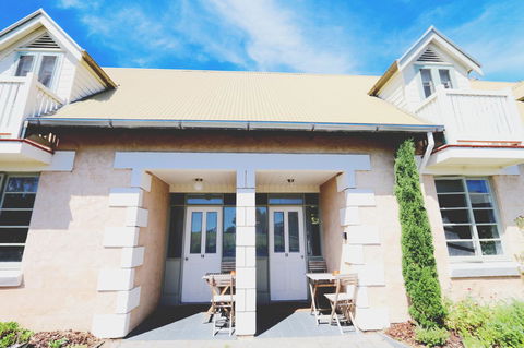 Caledonian Inn - Accommodation Perth 10