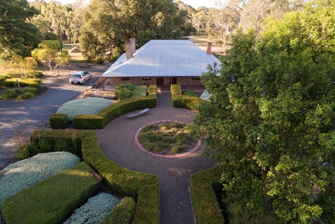 Jacobs Estate Cottage - Accommodation Perth 2