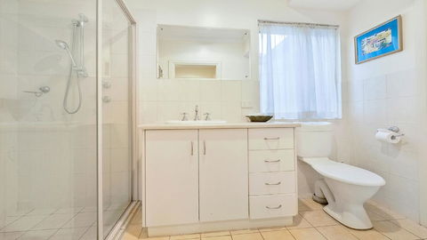 GOUGER 265 - Accommodation Perth 10