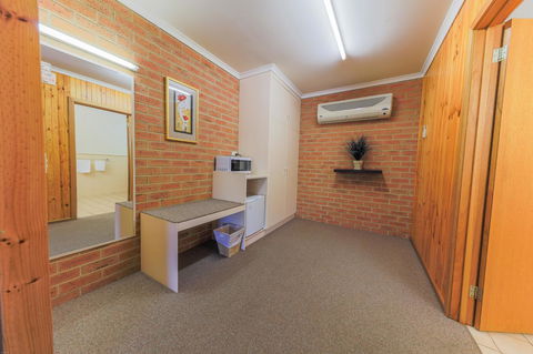 Country Roads Motor Inn Naracoorte - Accommodation Perth 5