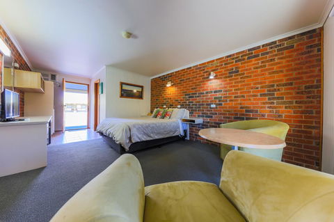 Country Roads Motor Inn Naracoorte - Accommodation Perth 7