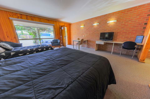 Country Roads Motor Inn Naracoorte - Accommodation Perth 35