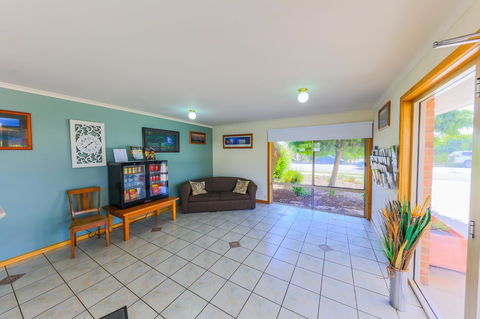 Country Roads Motor Inn Naracoorte - Accommodation Perth 37
