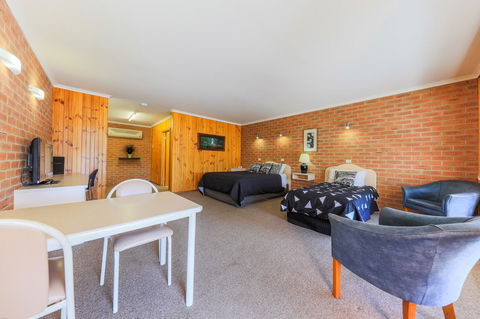 Country Roads Motor Inn Naracoorte - Accommodation Perth 25