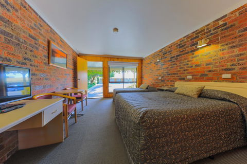 Country Roads Motor Inn Naracoorte - Accommodation Perth 10