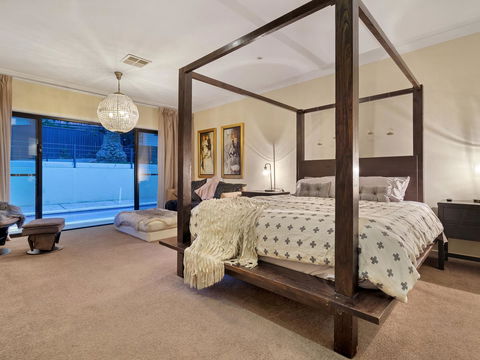 City-Barossa Gateway - Accommodation Perth 0