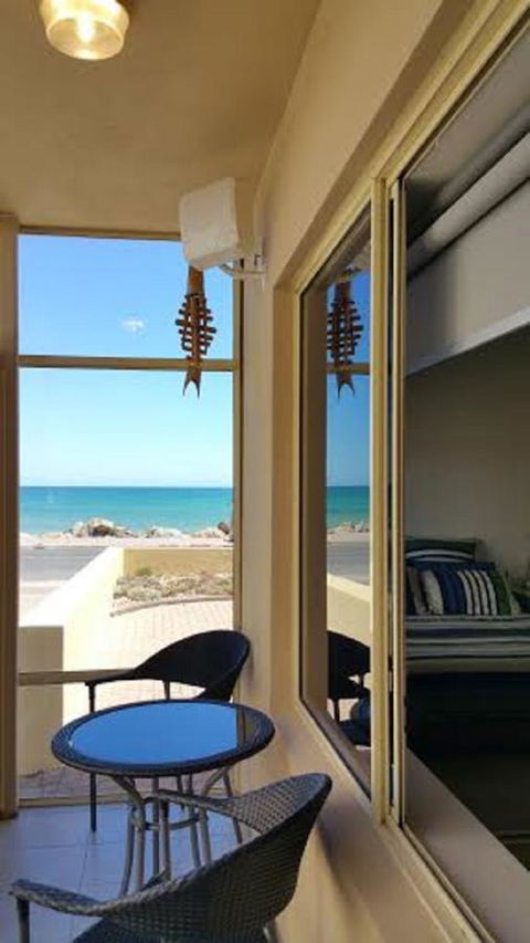Acaill Accommodation Esplanade Living Self Check-In Self Check-Out - Accommodation Perth 18