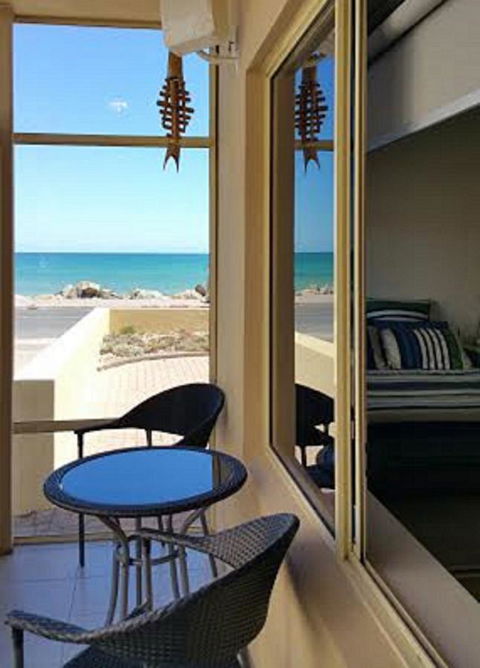 Acaill Accommodation Esplanade Living Self Check-In Self Check-Out - Accommodation Perth 38