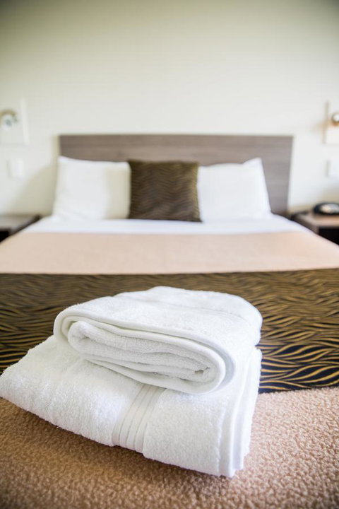 Lilac City Motor Inn & Steakhouse - Perth Resorts 4