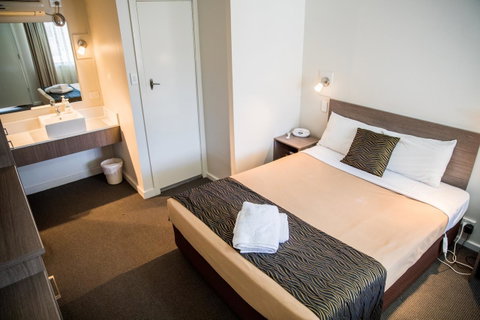Lilac City Motor Inn & Steakhouse - Perth Resorts 29