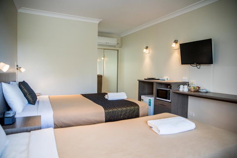 Lilac City Motor Inn & Steakhouse - Perth Resorts 5