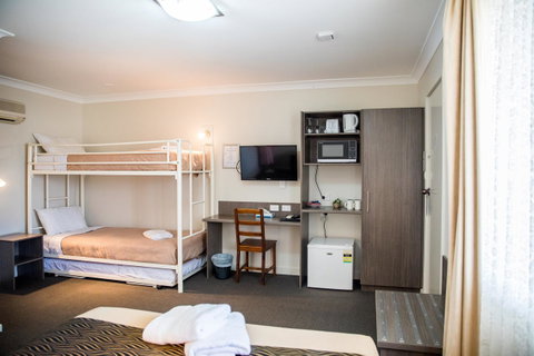 Lilac City Motor Inn & Steakhouse - Perth Resorts 3