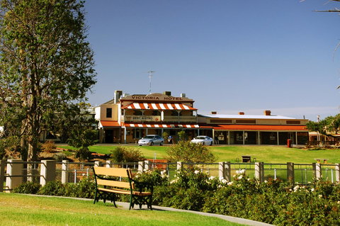 Victoria Hotel Strathalbyn - Perth Resorts 11