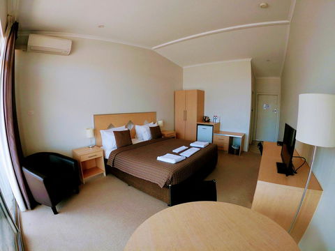 Highway One Motel - Perth Resorts 11