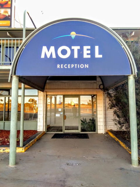 Highway One Motel - Perth Resorts 13