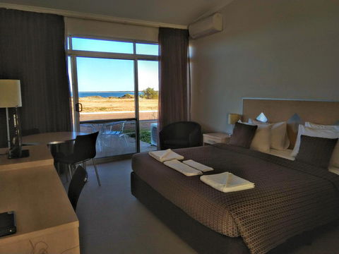 Highway One Motel - Perth Resorts 8
