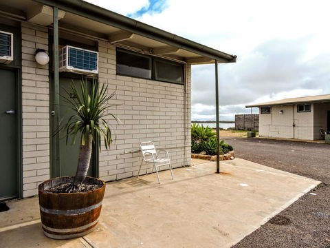 Highway One Motel - Perth Resorts 15