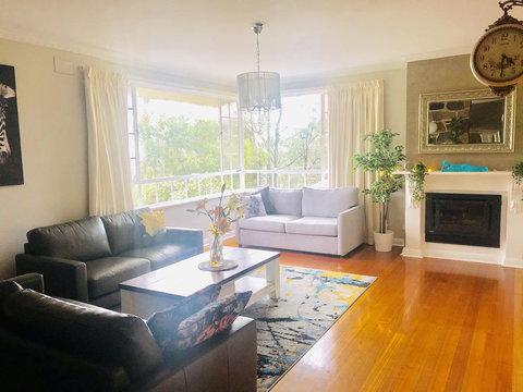 Stunning House With Beautiful Entertainment Area!! - Perth Resorts 1