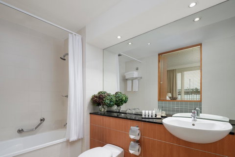 Rydges Newcastle - Accommodation Perth 20