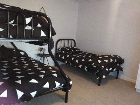 Hilltop Escape - Accommodation Perth 15