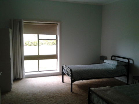 Hilltop Escape - Accommodation Perth 4