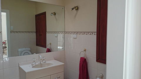 Hilltop Escape - Accommodation Perth 20