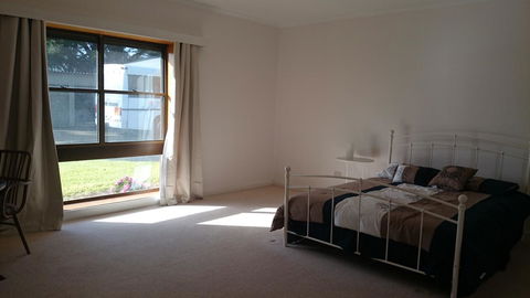Hilltop Escape - Accommodation Perth 12