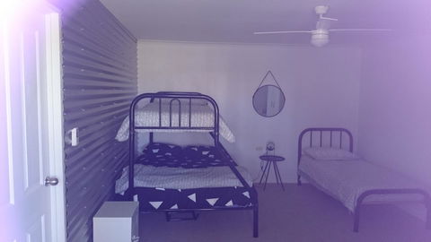 Hilltop Escape - Accommodation Perth 7